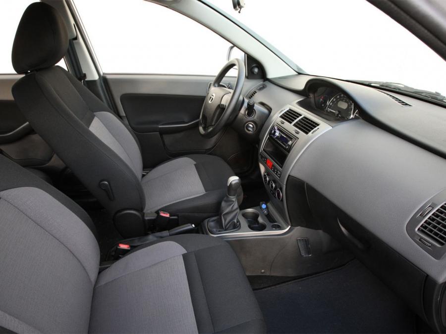Интерьер Tata Indica Vista 2008 года  (EU) (фото 7 из 7)